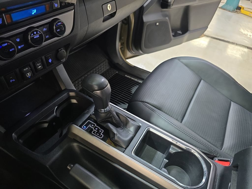 Certified 2018 Toyota Tacoma Limited AWD/4WD image 30