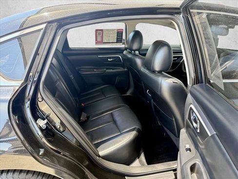 Used 2017 Nissan Altima 2.5 SL w/ Technology Package FWD image 14