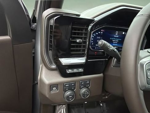 Used 2025 Chevrolet Silverado 2500 LTZ w/ LTZ Plus Package AWD/4WD image 22