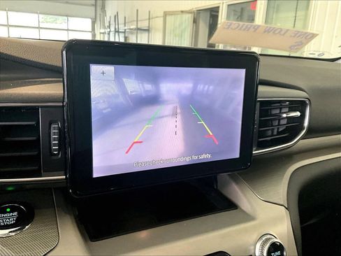 Used 2021 Ford Explorer XLT w/ Equipment Group 202A image 20