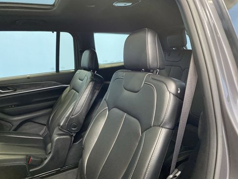 Used 2024 Jeep Grand Cherokee L Limited w/ Luxury Tech Group II image 29