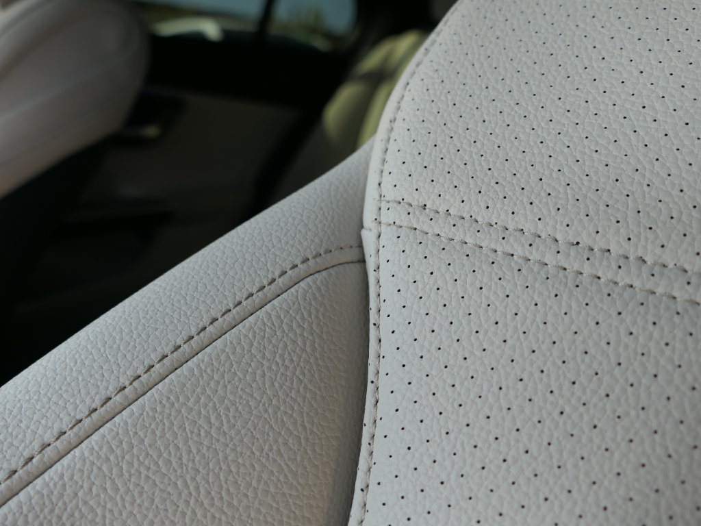 Used 2025 Mercedes-Benz C 300 Sedan image 11