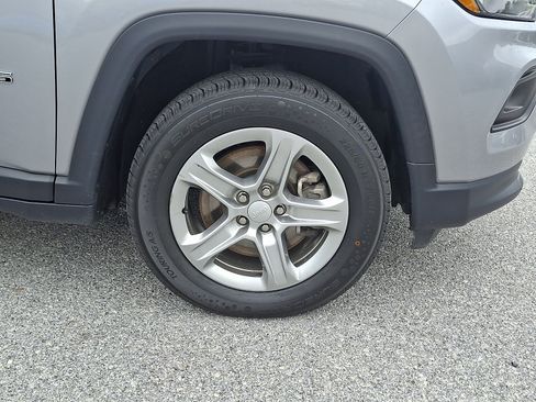 Used 2024 Jeep Compass Latitude AWD/4WD image 8