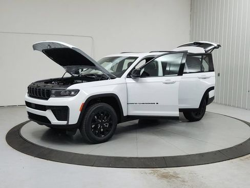 New 2026 Jeep Grand Cherokee L 4WD image 11