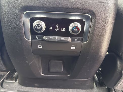 Used 2024 GMC Yukon AT4 w/ Technology Package AWD/4WD image 35