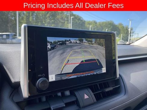 Used 2025 Toyota RAV4 XLE AWD/4WD image 31