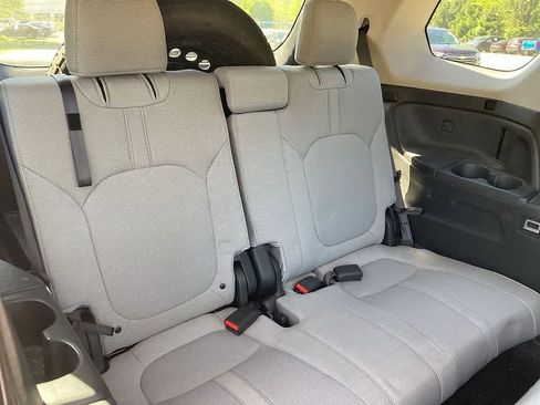 Used 2023 Honda Pilot LX image 17