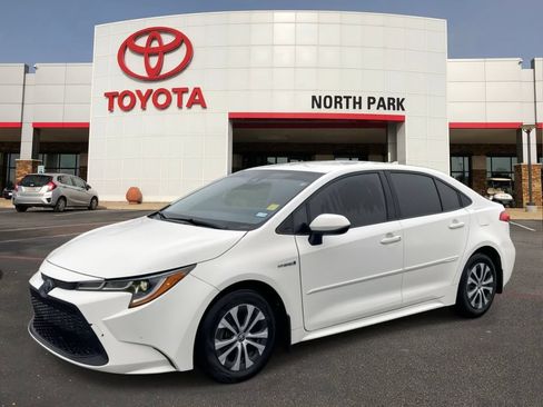 Used 2021 Toyota Corolla LE FWD image 1