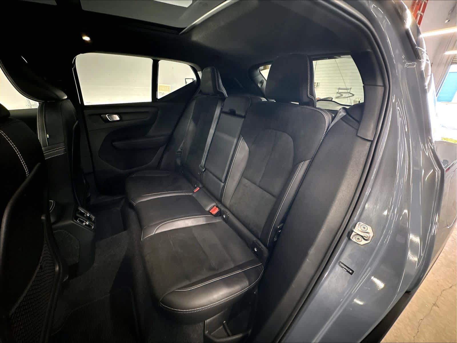 Used 2021 Volvo XC40 P8 Recharge w/ Advanced Package AWD/4WD image 27
