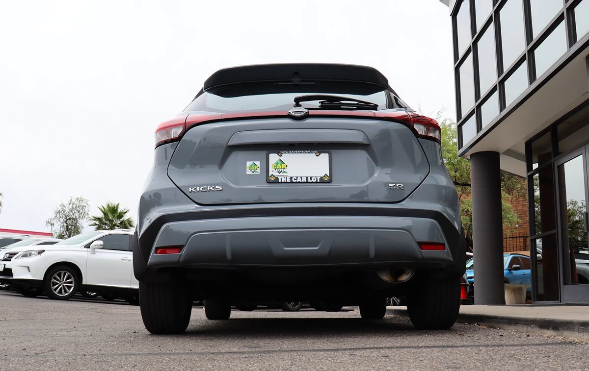 Used 2023 Nissan Kicks SR FWD image 12