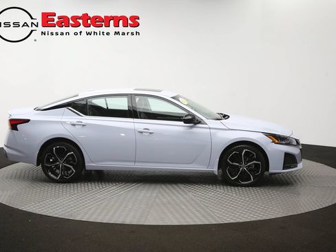 Used 2023 Nissan Altima 2.5 SR AWD/4WD image 46