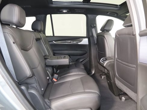 Used 2024 Cadillac XT6 Sport image 15