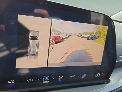 New 2026 Chevrolet Traverse LT w/ Driver Confidence Package FWD image 19