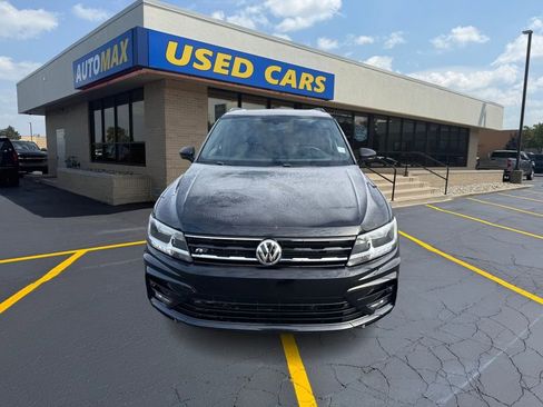 Used 2021 Volkswagen Tiguan SE R-Line image 2
