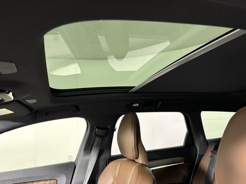 Used 2025 Volvo V90 B6 Cross Country Plus w/ Protection Package Premier image 34