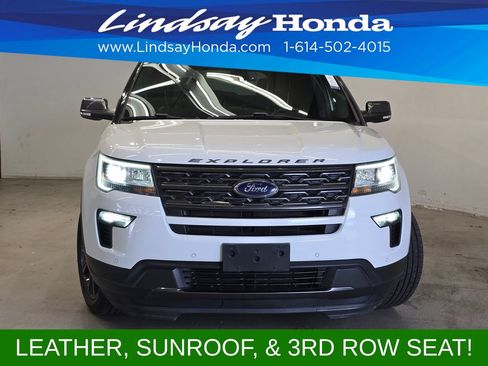 Used 2018 Ford Explorer XLT w/ Equipment Group 202A FWD image 2