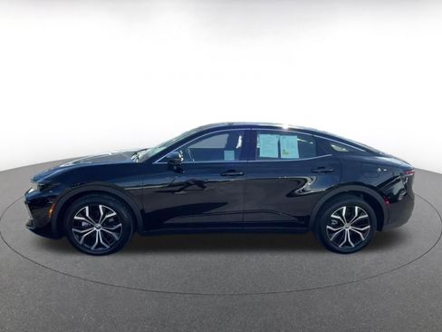 Used 2025 Toyota Crown AWD/4WD image 9