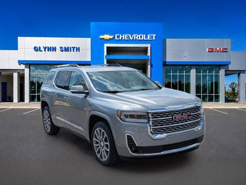 Used 2023 GMC Acadia Denali w/ Denali Technology Package FWD image 3