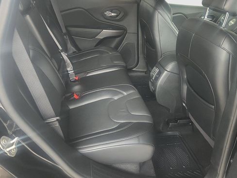 Used 2021 Jeep Cherokee Latitude Lux w/ Comfort/Convenience Group image 12