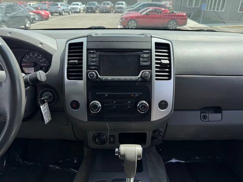 Used 2017 Nissan Frontier SV AWD/4WD image 2