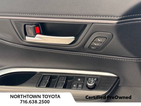 Used 2023 Toyota Venza Nightshade AWD/4WD image 30