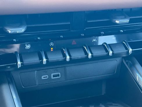 New 2026 GMC Canyon AT4 w/ Technology Plus Package AWD/4WD image 17