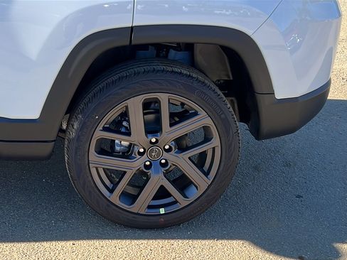 New 2026 Jeep Compass Latitude AWD/4WD image 12