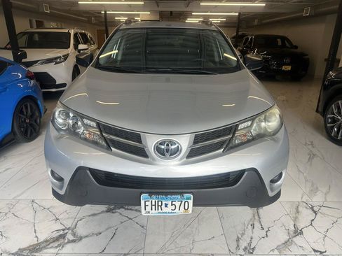 Used 2015 Toyota RAV4 LE AWD/4WD image 2