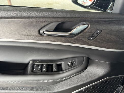 New 2025 Jeep Grand Cherokee L Limited w/ Black Appearance Package image 23