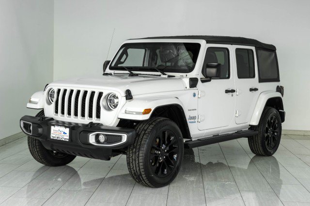 Used 2021 Jeep Wrangler Unlimited Sahara w/ Cold Weather Group AWD/4WD image 4