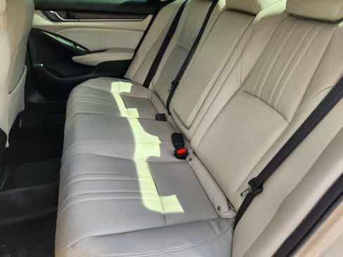 Used 2018 Honda Accord Touring image 13