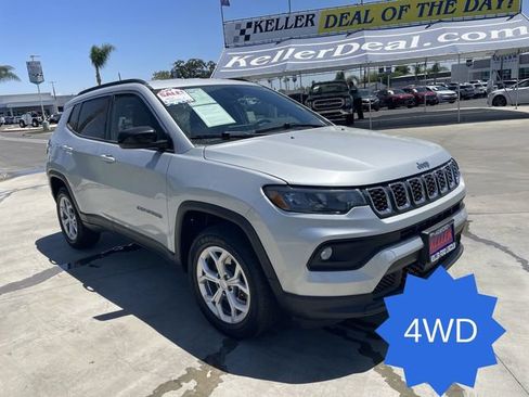 Used 2024 Jeep Compass Latitude AWD/4WD image 2