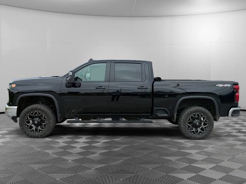 Used 2025 Chevrolet Silverado 3500 LT AWD/4WD image 2