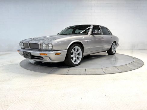 Used 2000 Jaguar XJ8 RWD image 9