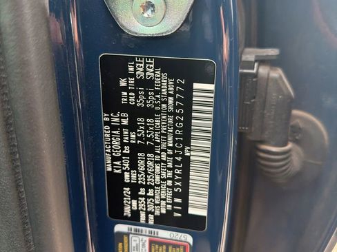 Certified 2024 Kia Sorento S w/ Panoramic Sunroof Package image 2