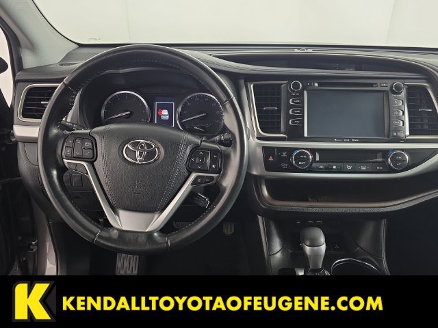 Used 2019 Toyota Highlander XLE AWD/4WD image 12