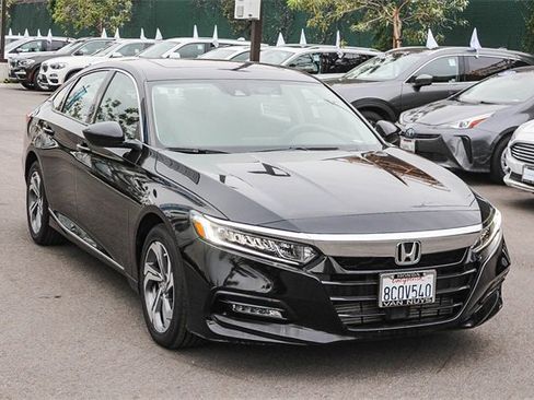 Used 2018 Honda Accord EX image 3
