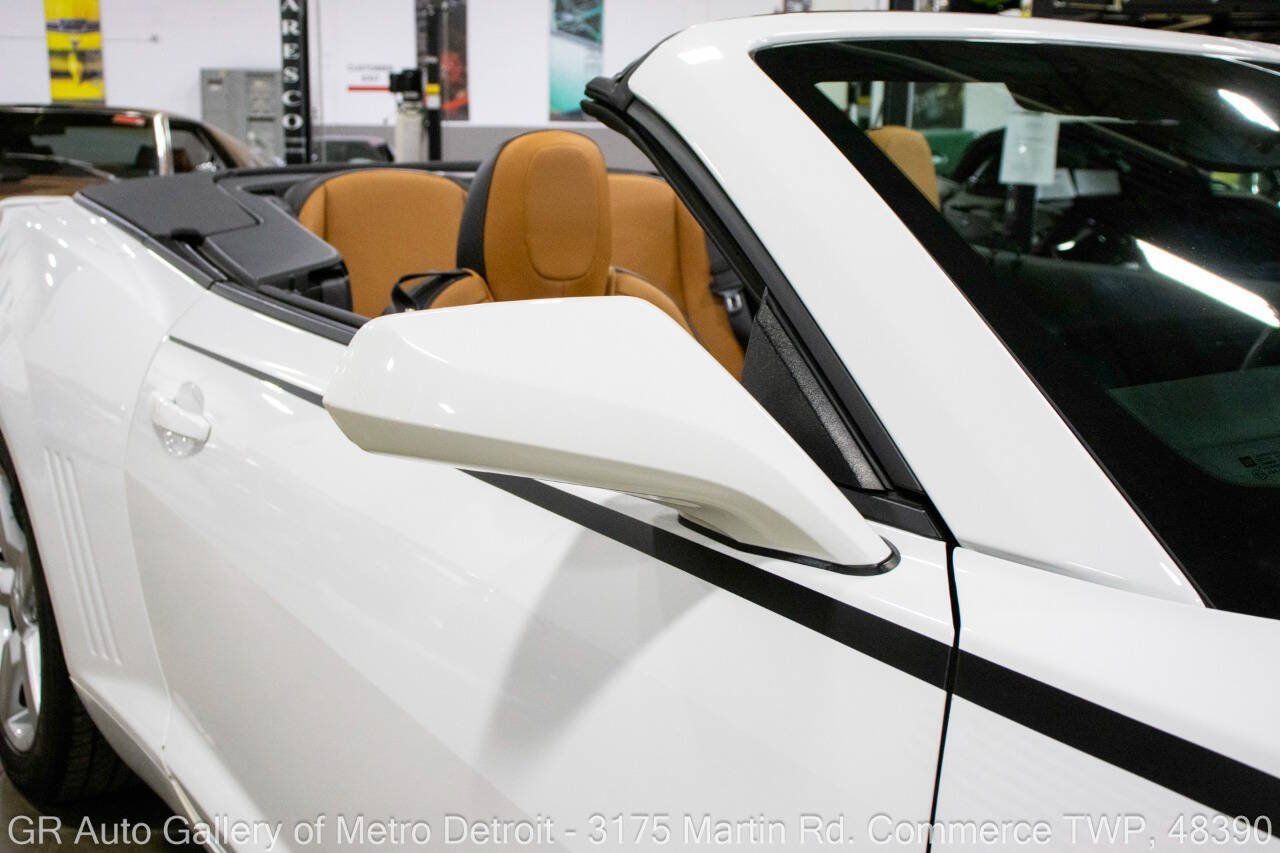 Used 2013 Chevrolet Camaro LT RWD image 31