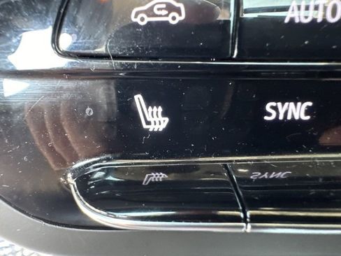 Certified 2023 Buick Envision Essence w/ Sport Touring Package image 16