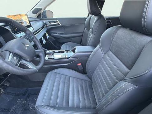 New 2026 Mitsubishi Outlander FWD image 14