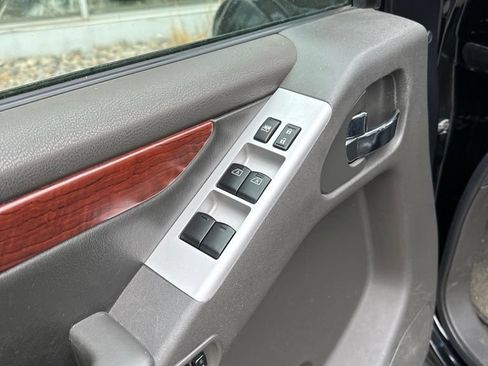 Used 2008 Nissan Pathfinder LE AWD/4WD image 12
