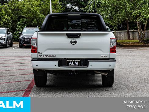 Used 2024 Nissan Titan SV w/ SV Convenience Package RWD image 13