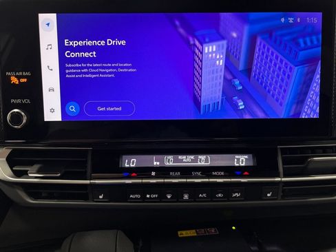 Used 2025 Toyota Sienna XSE FWD image 26