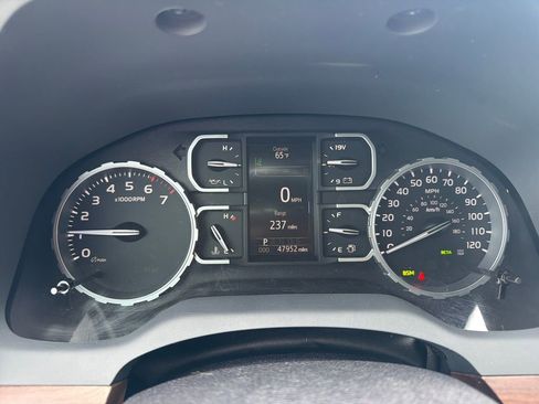 Used 2021 Toyota Tundra Limited w/ Limited Premium Package AWD/4WD image 21