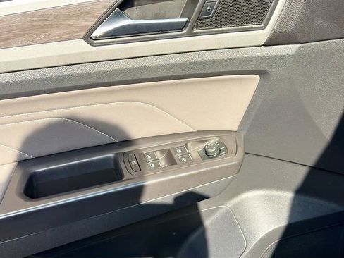 Used 2022 Volkswagen Atlas Cross Sport SE image 17