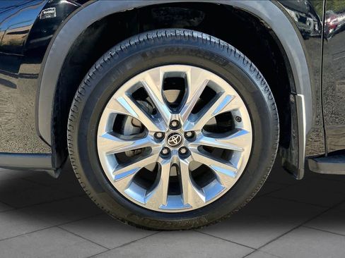 Used 2022 Toyota Highlander Limited FWD image 10