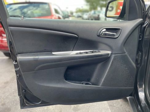 Used 2012 Dodge Journey SXT w/ Flexible Seating Group image 29