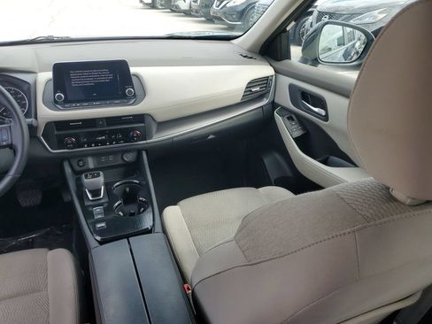 Certified 2025 Nissan Rogue SV FWD image 22