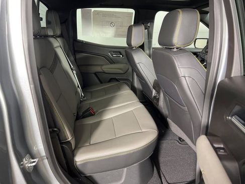 New 2026 Chevrolet Colorado ZR2 w/ Off-Road Front Bumper Package image 12