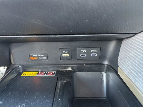 Certified 2025 Toyota Camry SE image 19